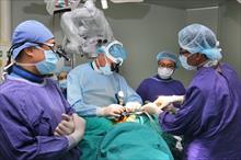 Lần đầu tiên Việt Nam phẫu thuật hàn xương ít xâm lấn phức tạp